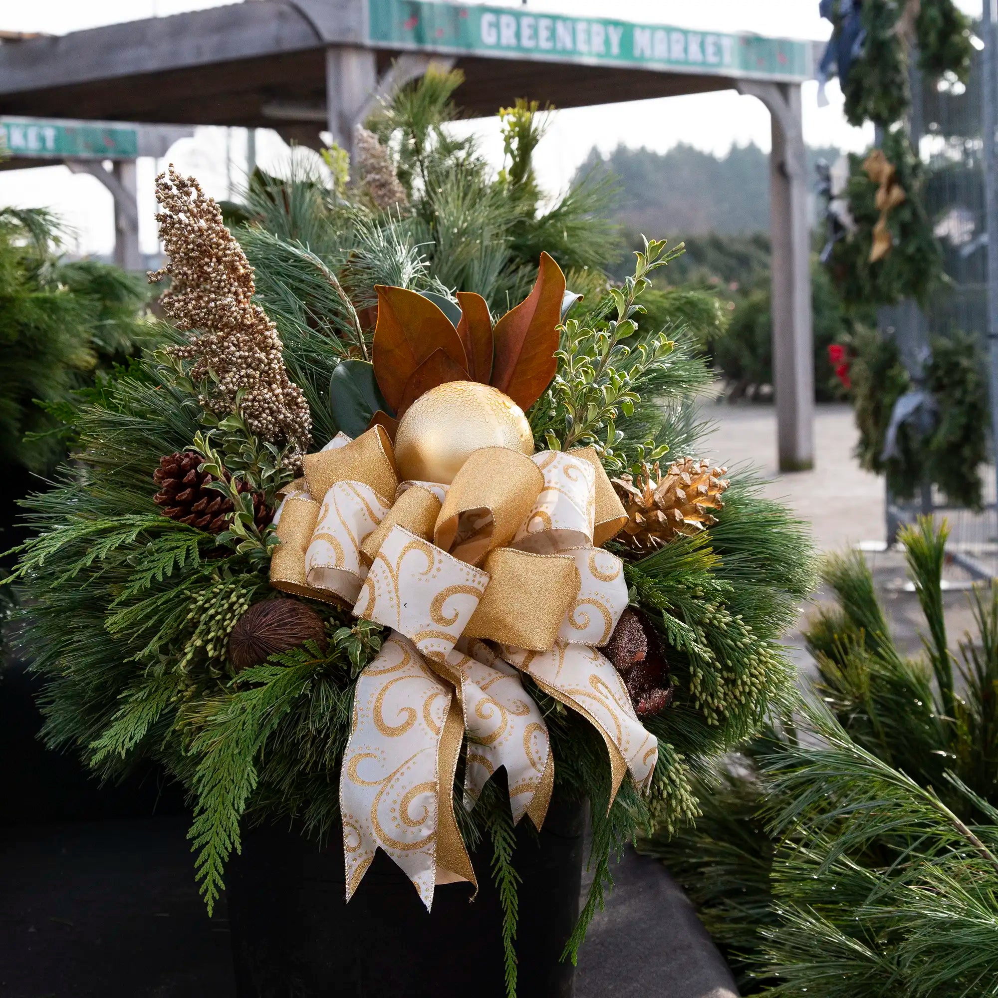 Workshop: Classic Evergreen Urn